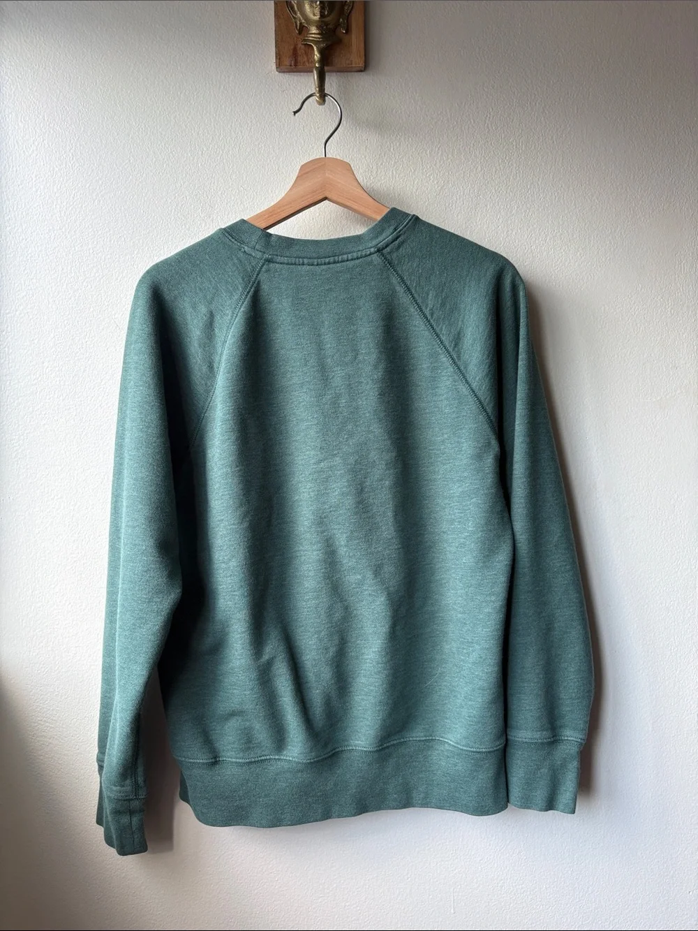 J. Crew Sportswear Men’s Crewneck Green Sweatshirt With Kangaroo Pocket Medium